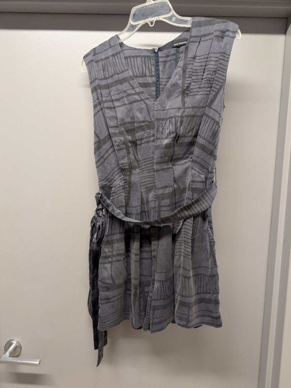 Club Monaco Elegant Gray Sleeveless Dress